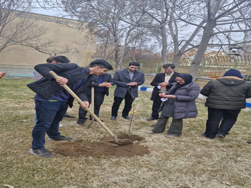 روز درختکاری 1403