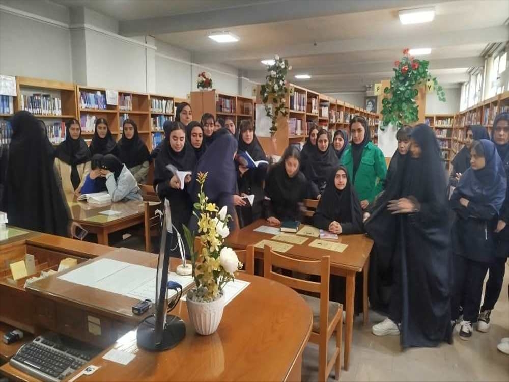 بازدید دانش آموزان دبیرستان بشارت تبریز