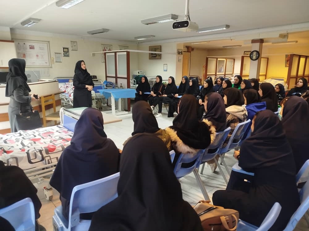 بازدید دانش آموزان دبیرستان بشارت تبریز